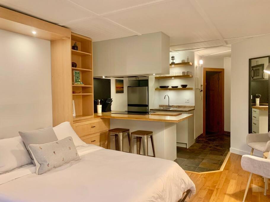 Casa Creekside - Walk To Gondola, Shops, Lakes! วิสต์เลอร์ ภายนอก รูปภาพ